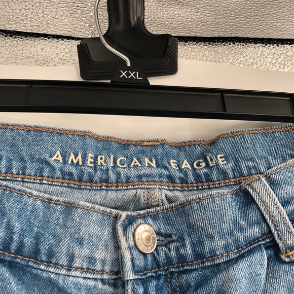AMERICAN EAGLE Mom Short Cuffed High Rise Denim Shorts Jean Shorts 14 Stretch - Picture 4 of 7